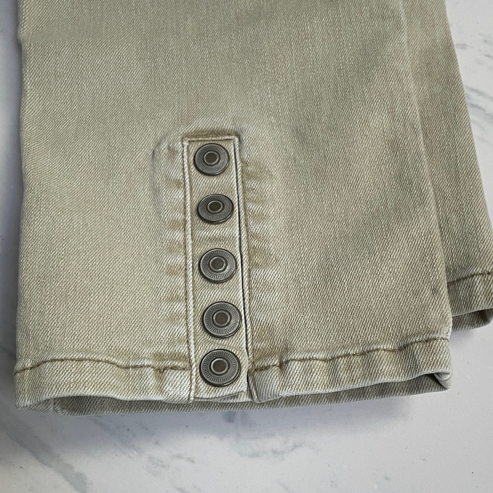 Stylish High Rise Tan Women's Jeans - Picture 4 of 7